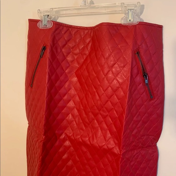 NWT ❤️ GRACIA - Gorgeous Hot Red Quilted Faux Leather Skirt 🔥 Large - Picture 5 of 16